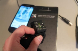 PulseOn fitness wristband is now available, with professional heart rate monitor